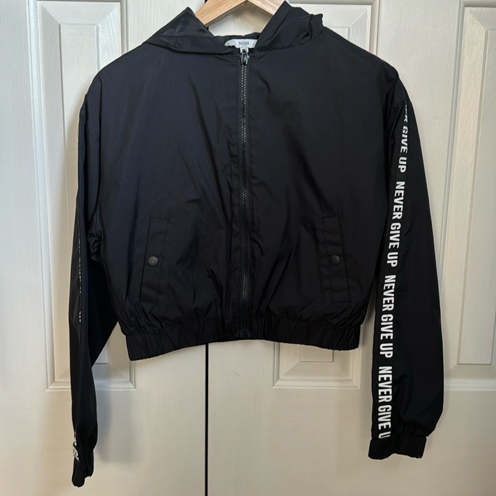 ‘Never give up’ zip-up jacket